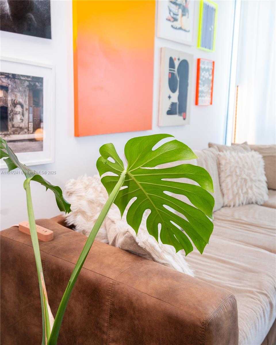 Small Image of 888 BISCAYNE BLVD #3811, Miami Number 17