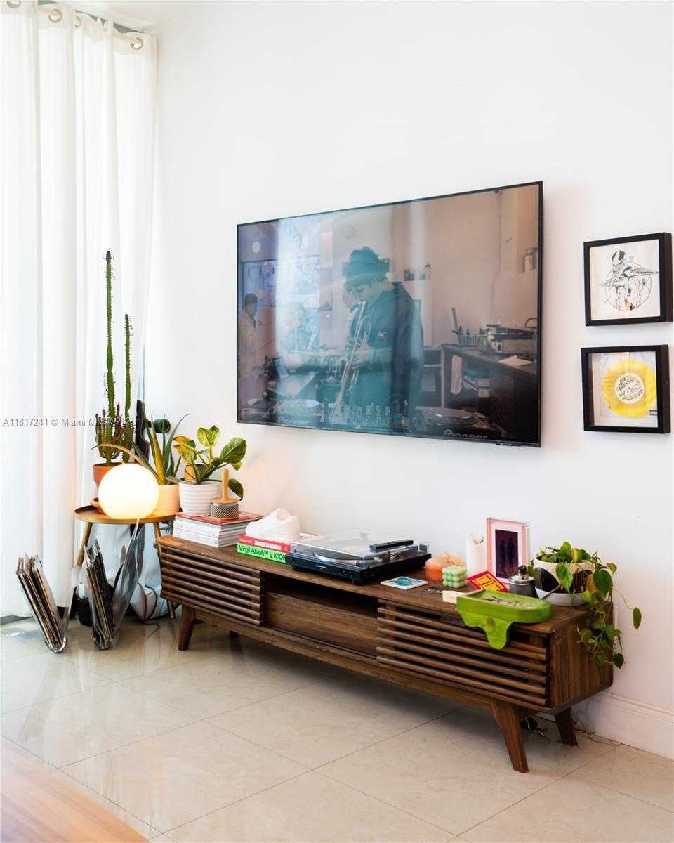 Small Image of 888 BISCAYNE BLVD #3811, Miami Number 19