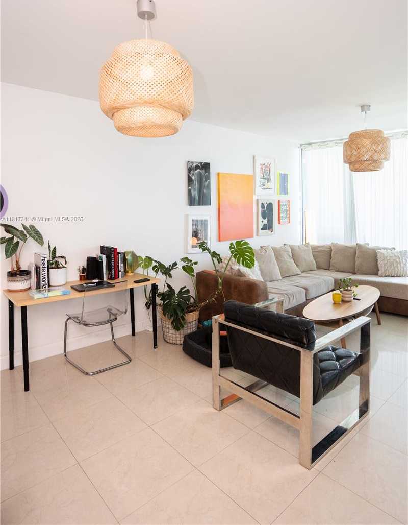 Small Image of 888 BISCAYNE BLVD #3811, Miami Number 2