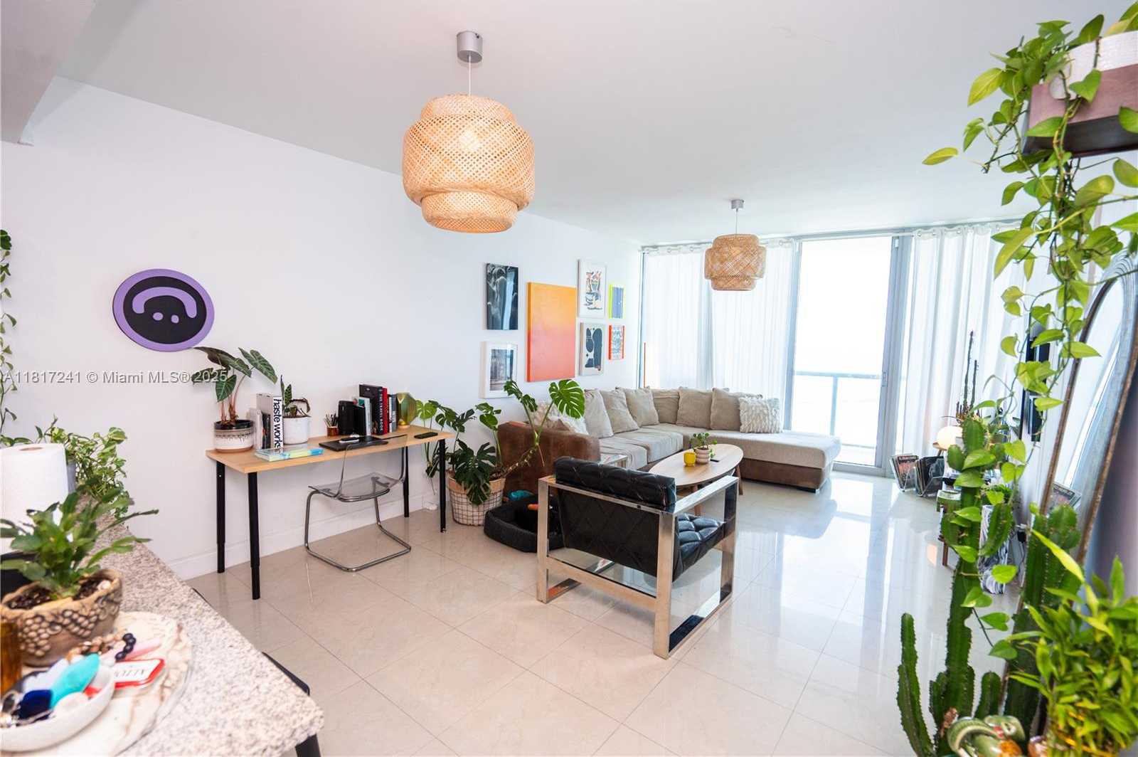 Small Image of 888 BISCAYNE BLVD #3811, Miami Number 4
