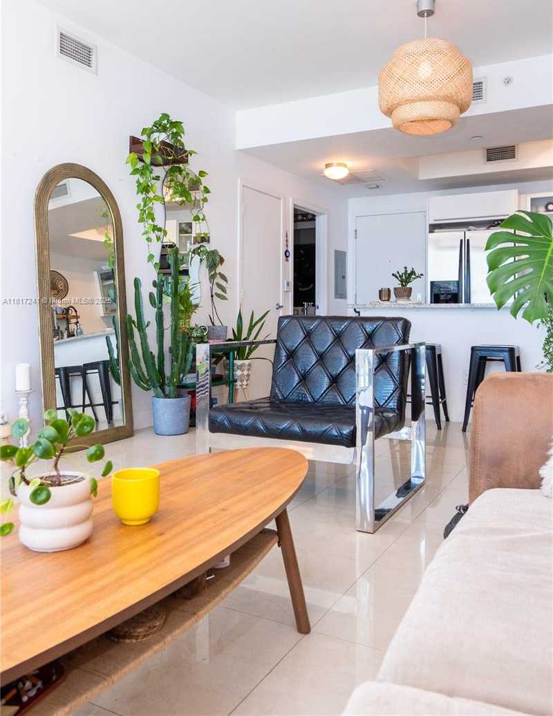 Small Image of 888 BISCAYNE BLVD #3811, Miami Number 7