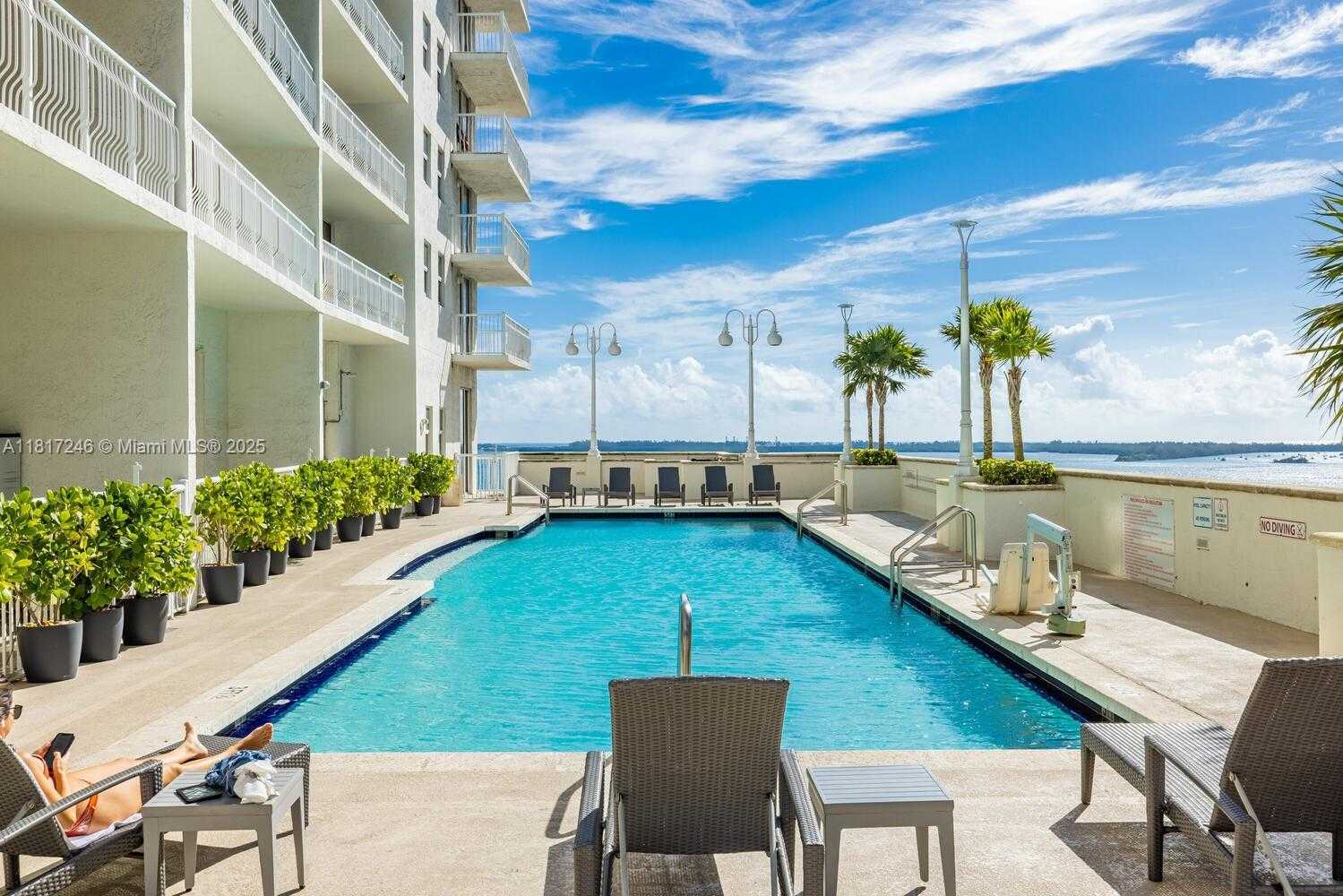Small Image of 1200 BRICKELL BAY DR #2619, Miami Number 10