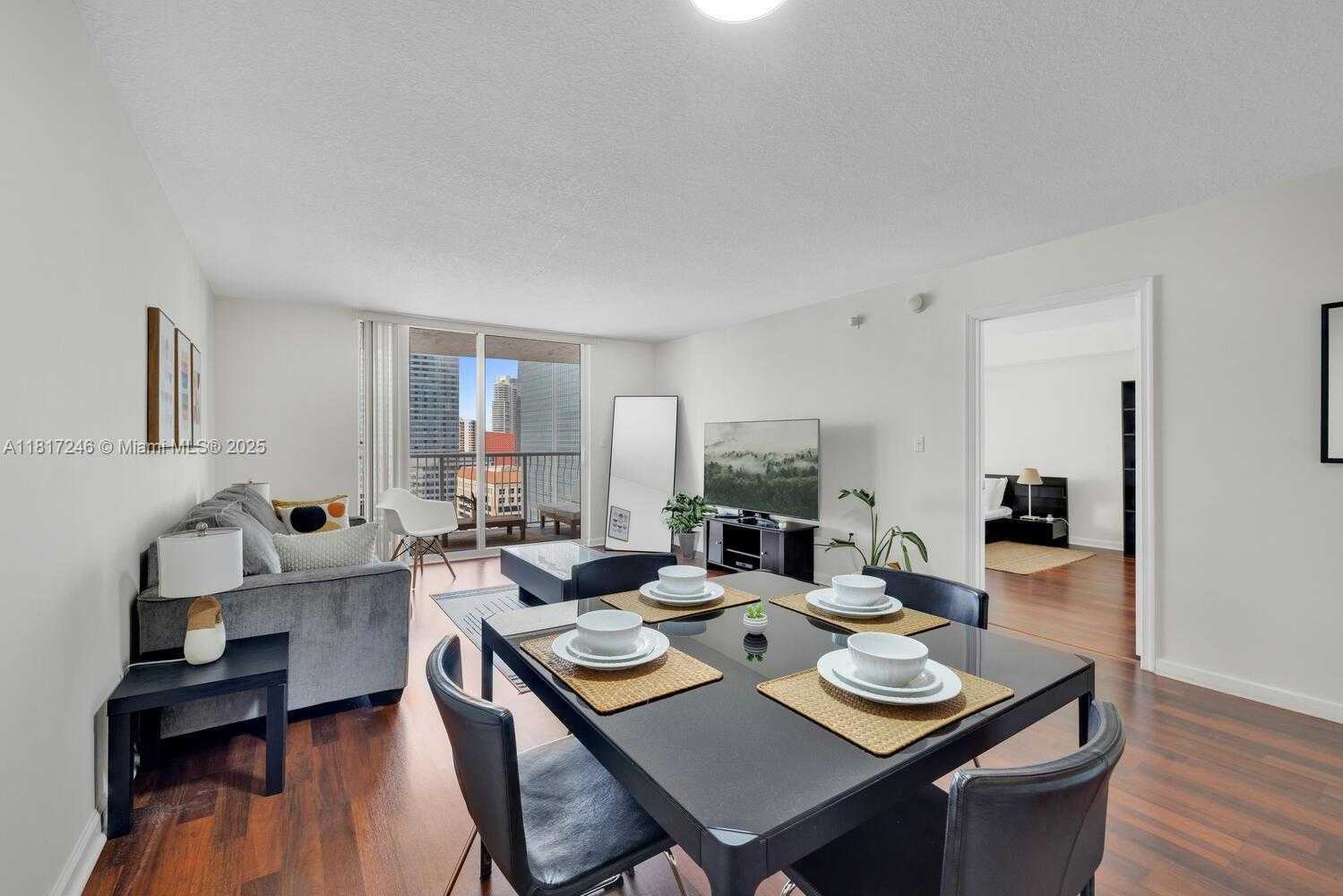 Small Image of 1200 BRICKELL BAY DR #2619, Miami Number 15
