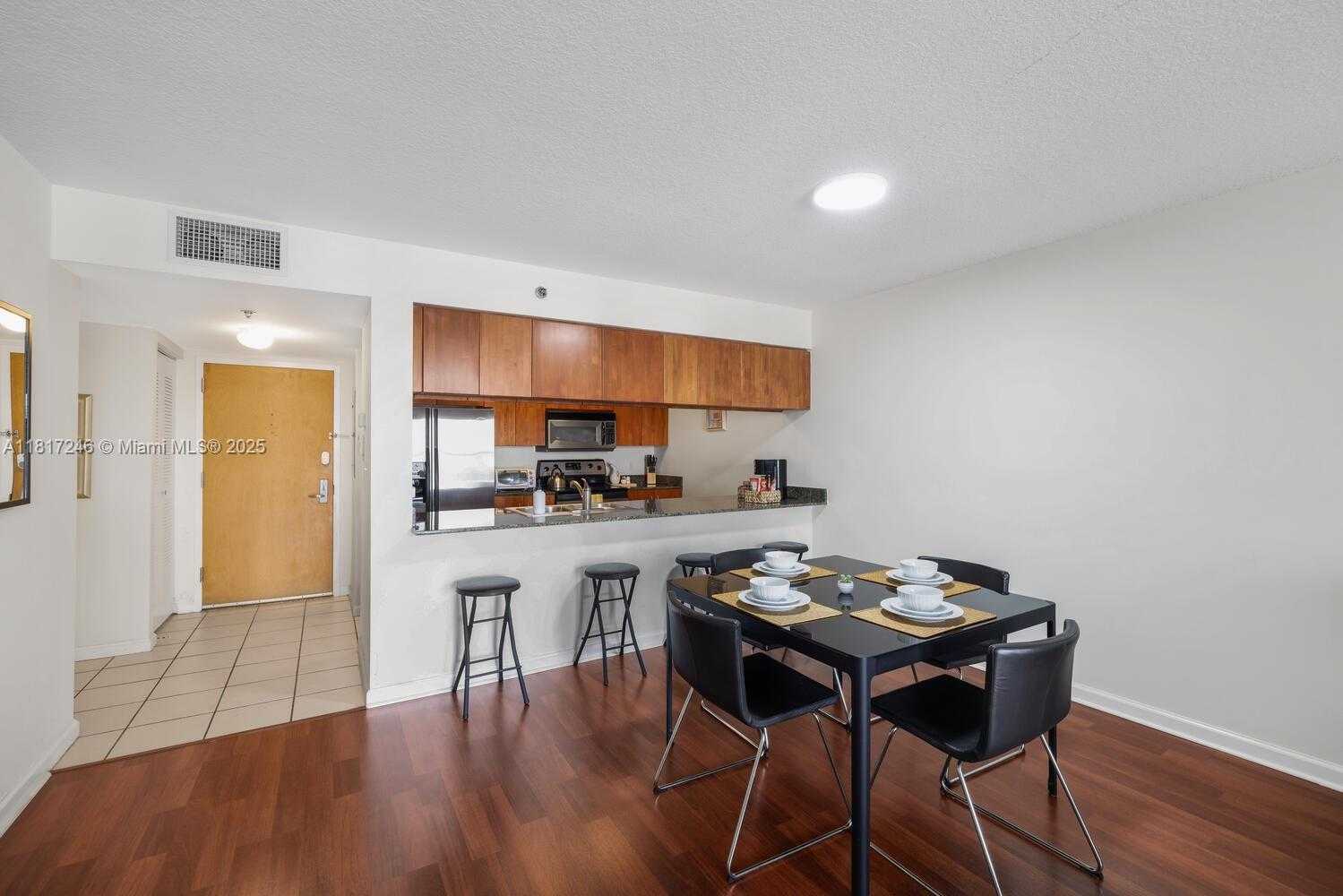 Small Image of 1200 BRICKELL BAY DR #2619, Miami Number 16