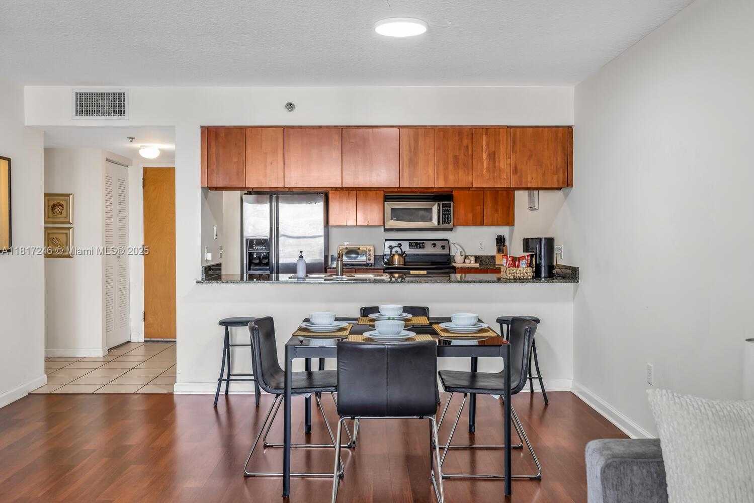 Small Image of 1200 BRICKELL BAY DR #2619, Miami Number 18