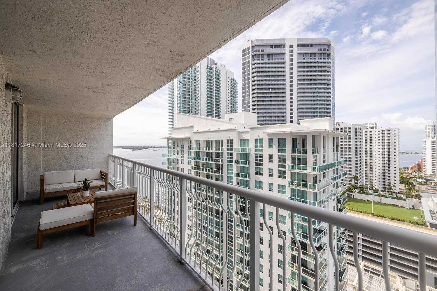 Small Image of 1200 BRICKELL BAY DR #2619, Miami Number 22