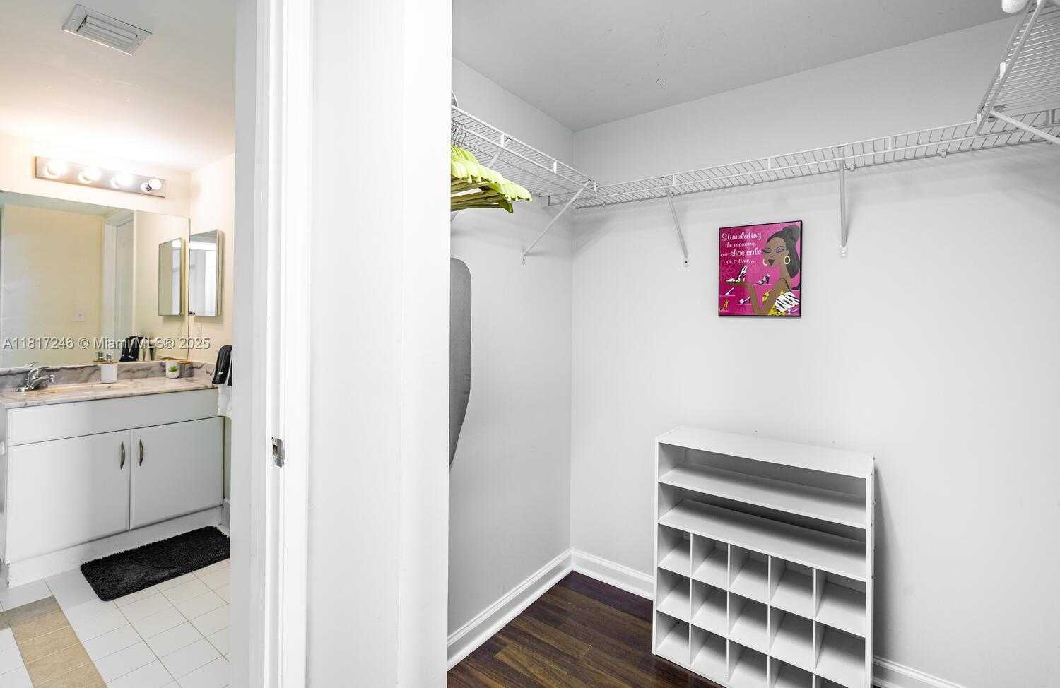 Small Image of 1200 BRICKELL BAY DR #2619, Miami Number 27