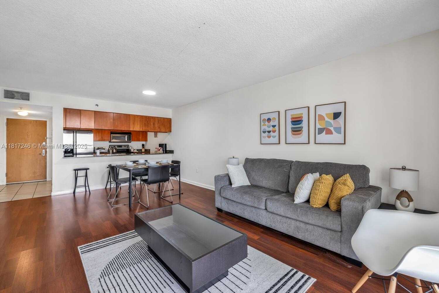 Small Image of 1200 BRICKELL BAY DR #2619, Miami Number 3