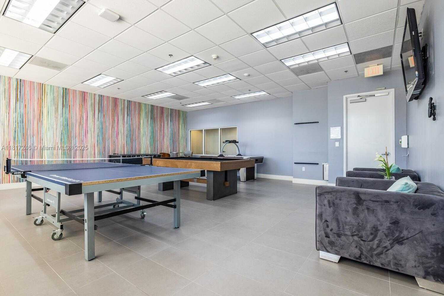 Small Image of 1200 BRICKELL BAY DR #2619, Miami Number 32