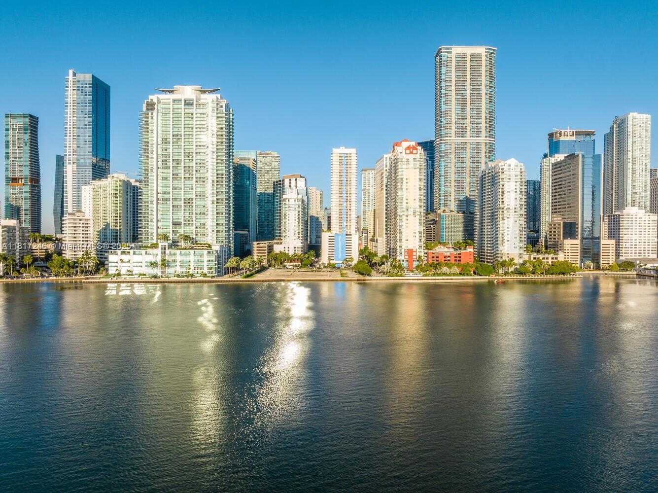 Small Image of 1200 BRICKELL BAY DR #2619, Miami Number 5