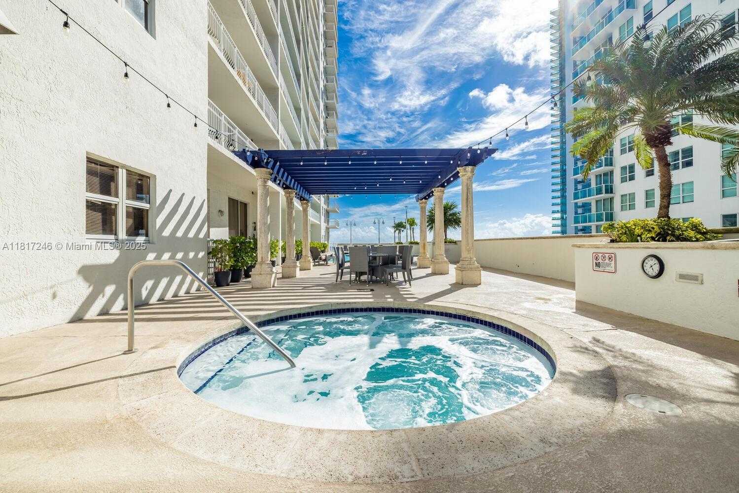 Small Image of 1200 BRICKELL BAY DR #2619, Miami Number 9
