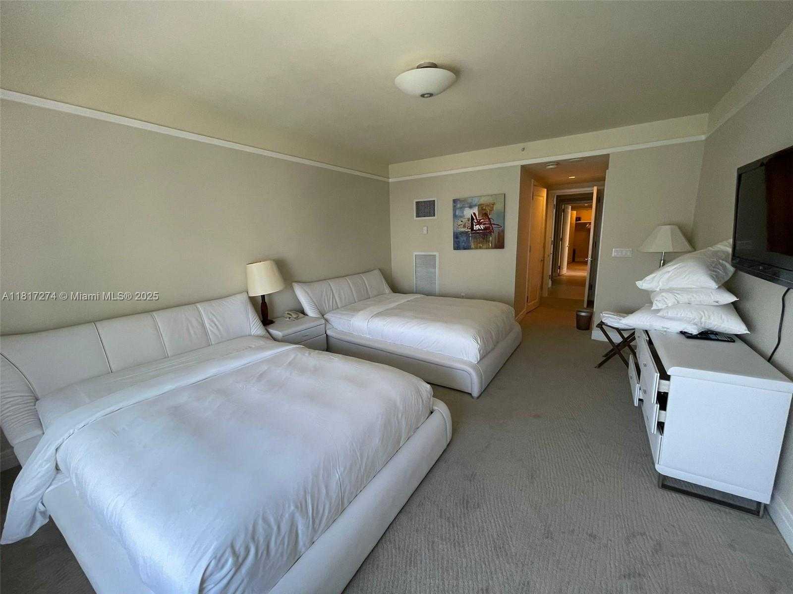 Small Image of 1435 BRICKELL AVE #3112, Miami Number 2