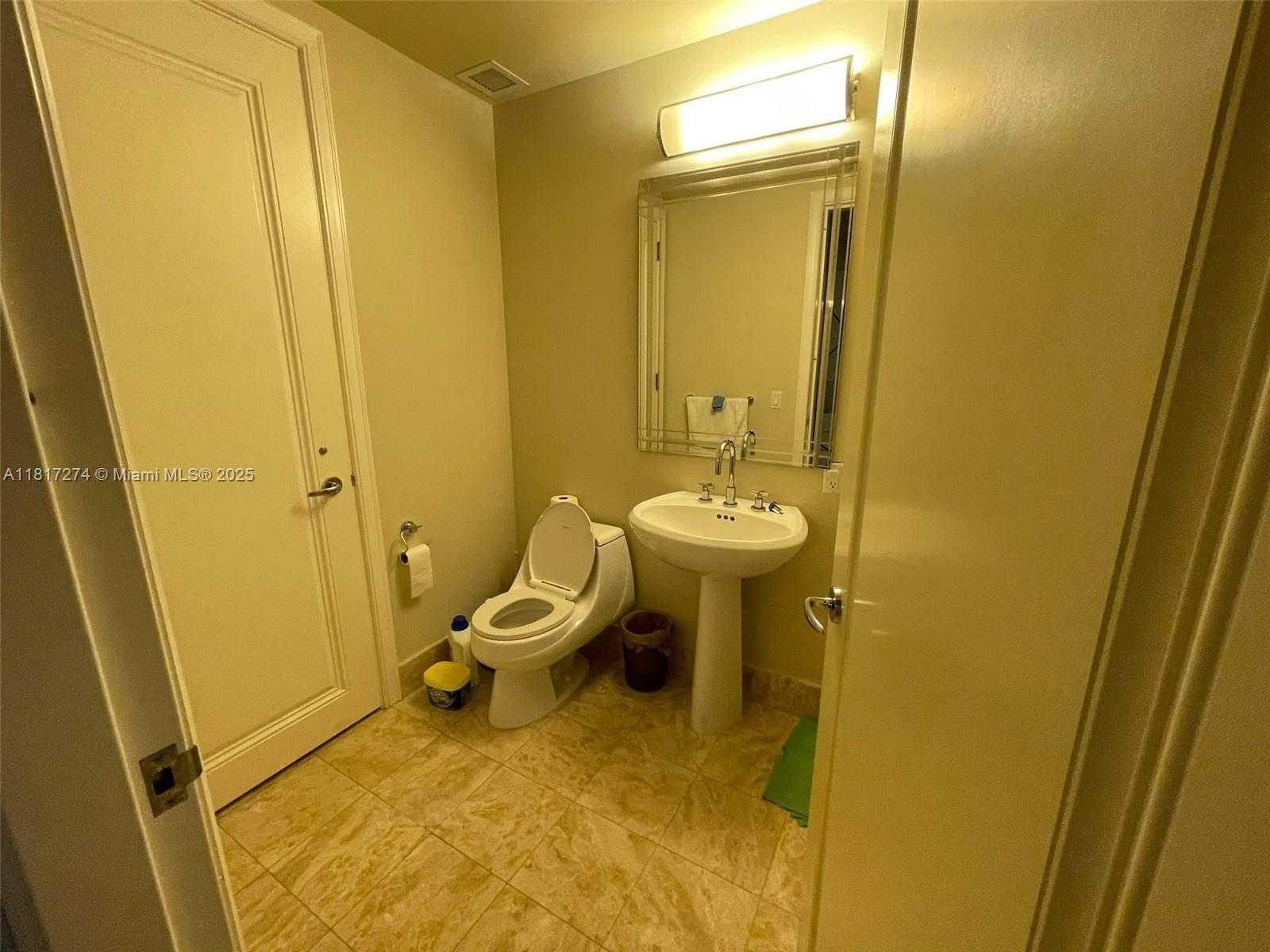 Small Image of 1435 BRICKELL AVE #3112, Miami Number 4