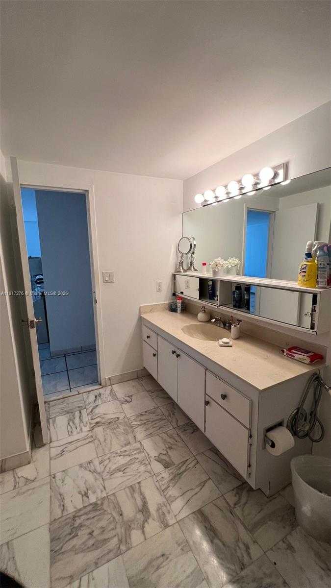 Small Image of 5825 COLLINS AVE #6A, Miami Beach Number 19