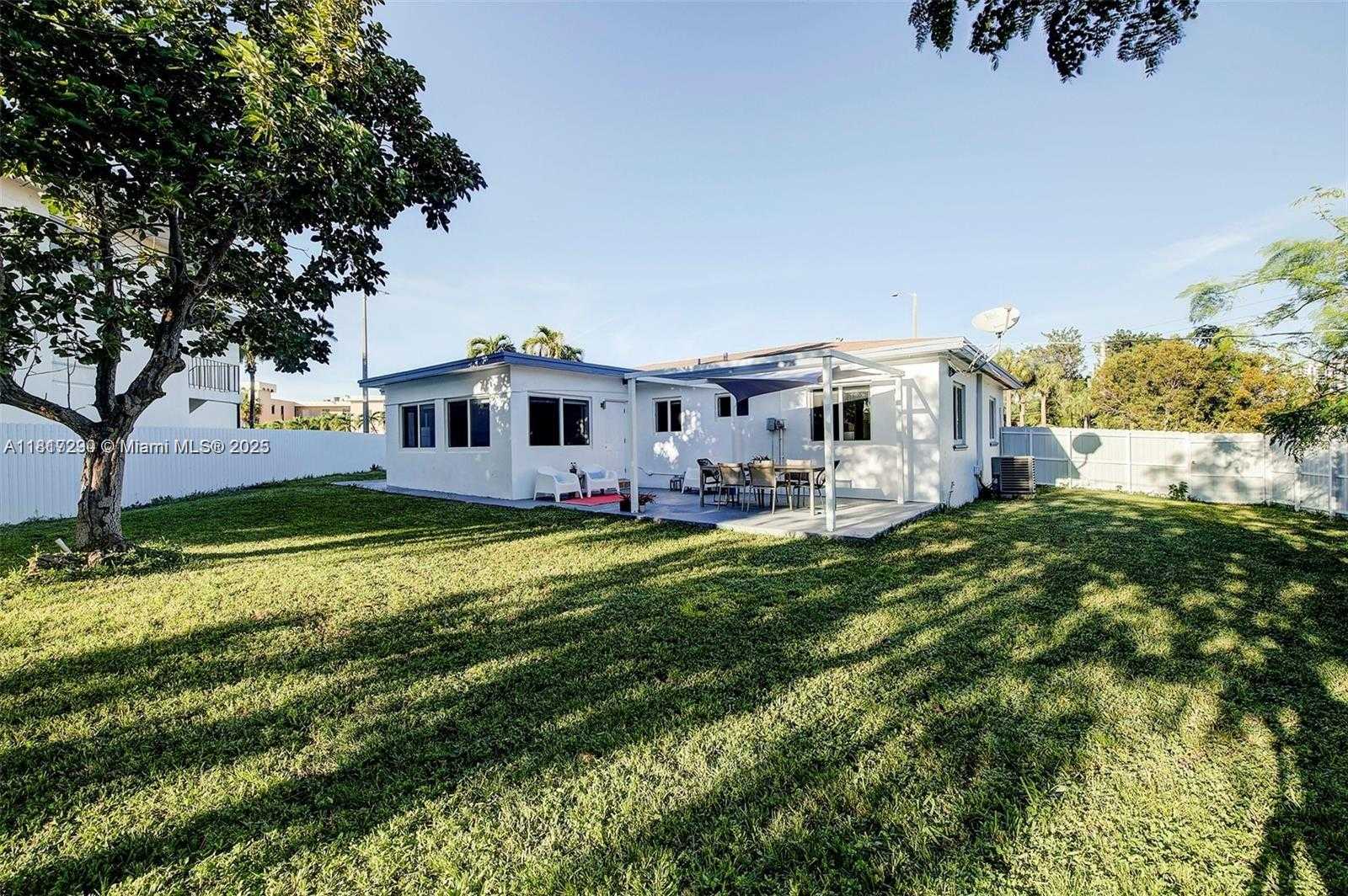 Small Image of 2190 NORTH EAST 169TH ST, North Miami Beach Number 26