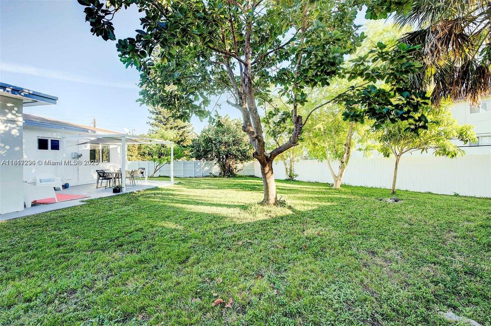 Small Image of 2190 NORTH EAST 169TH ST, North Miami Beach Number 27