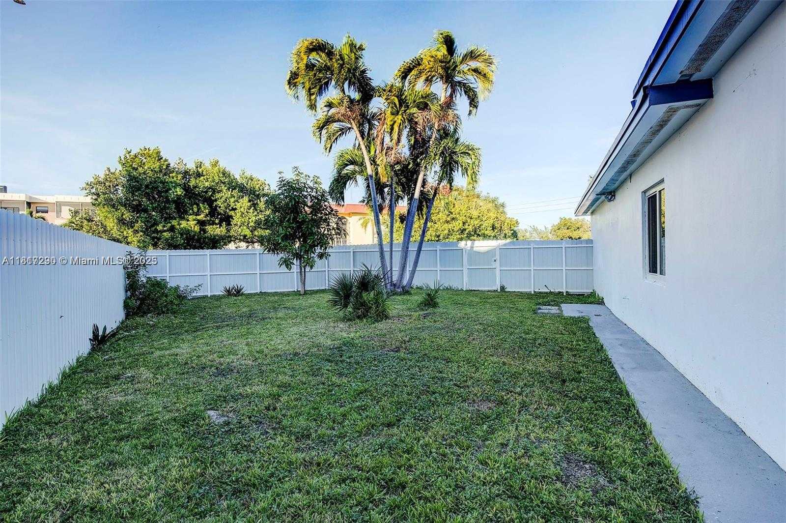 Small Image of 2190 NORTH EAST 169TH ST, North Miami Beach Number 28