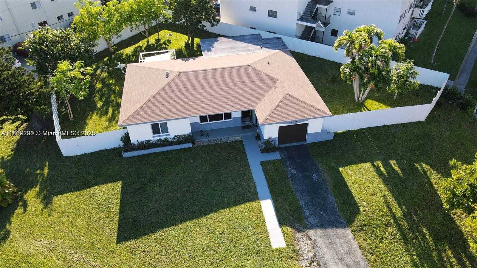 Small Image of 2190 NORTH EAST 169TH ST, North Miami Beach Number 30