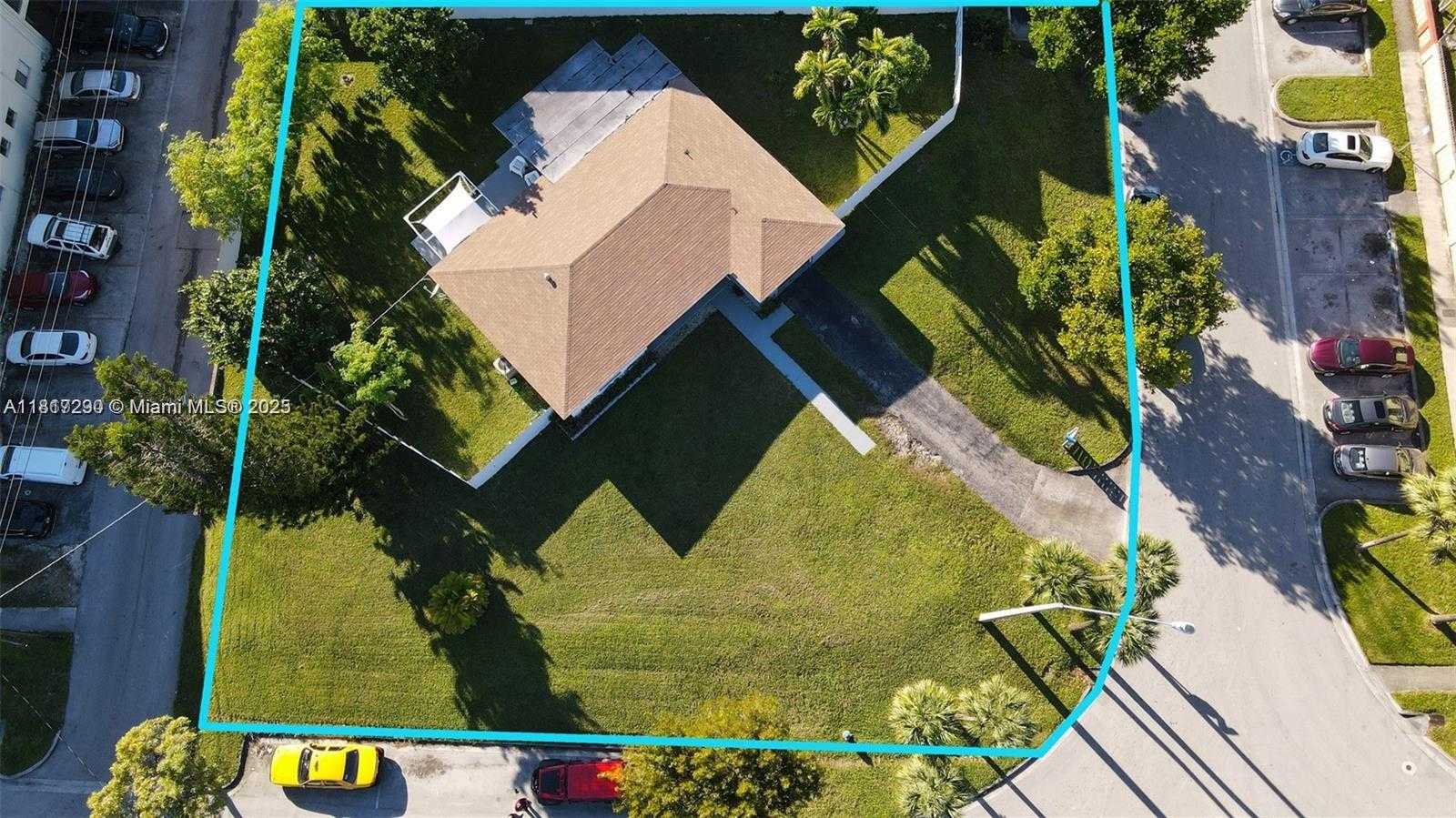 Small Image of 2190 NORTH EAST 169TH ST, North Miami Beach Number 31