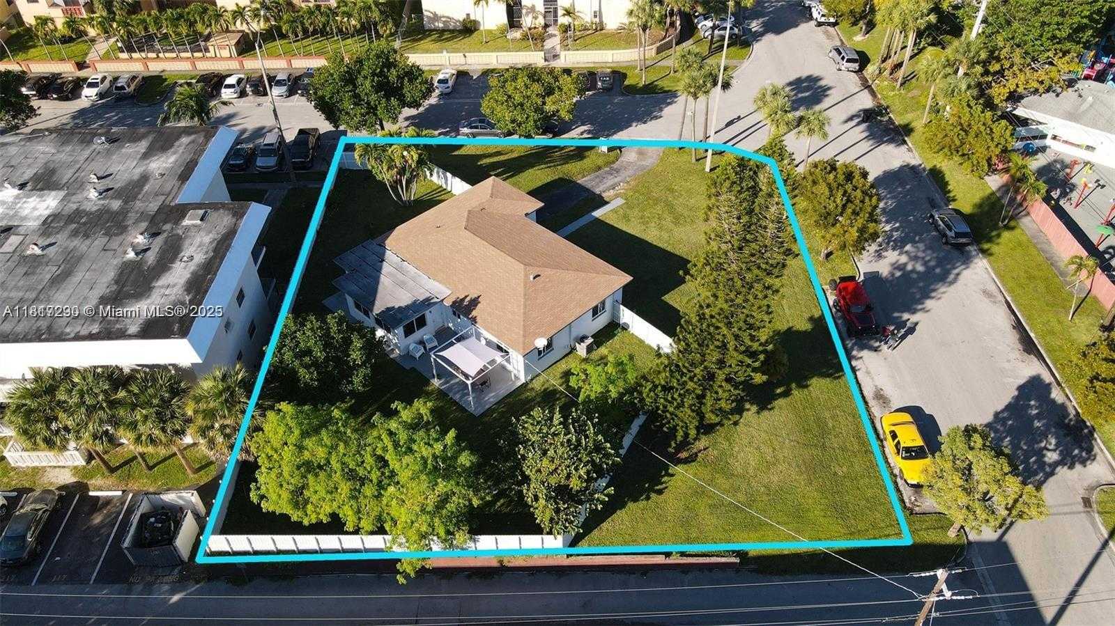 Small Image of 2190 NORTH EAST 169TH ST, North Miami Beach Number 32