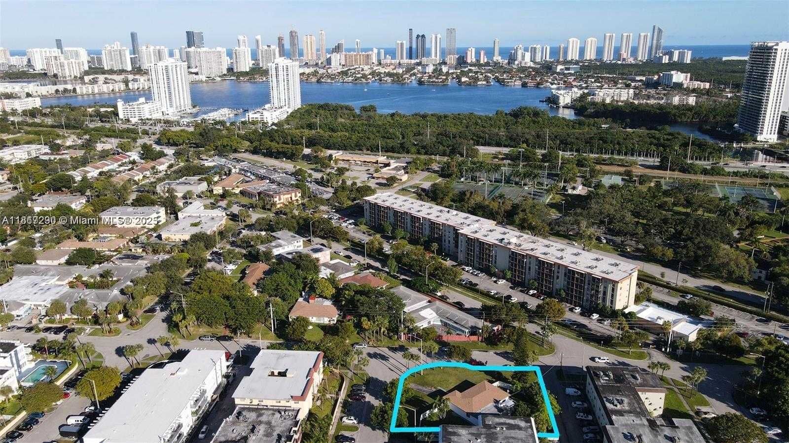 Small Image of 2190 NORTH EAST 169TH ST, North Miami Beach Number 33