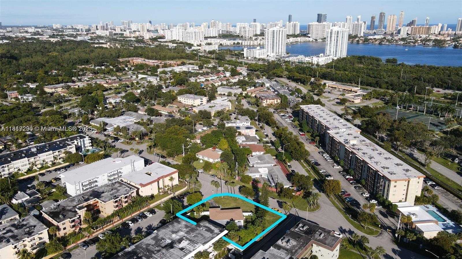 Small Image of 2190 NORTH EAST 169TH ST, North Miami Beach Number 34