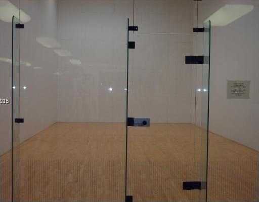 Small Image of Doral Number 12