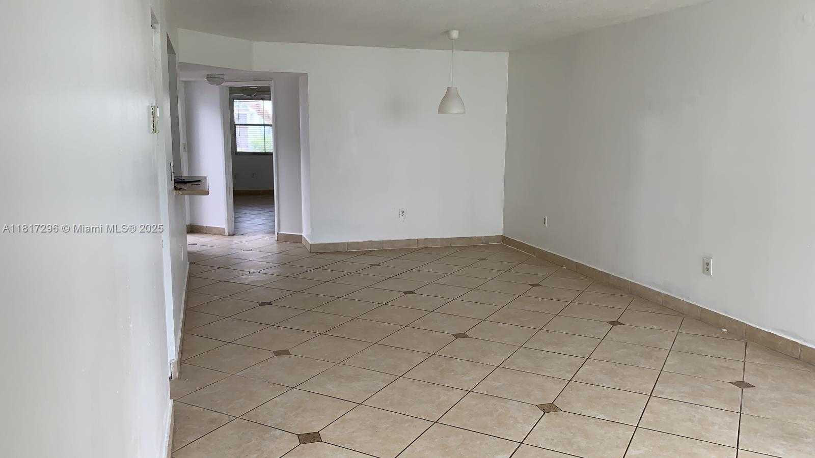 Small Image of Doral Number 13