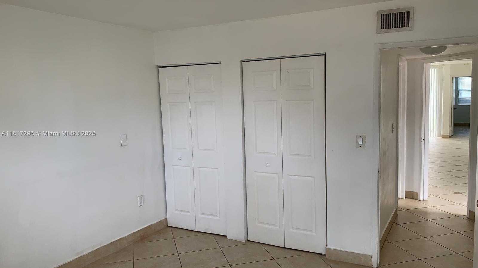 Small Image of Doral Number 14