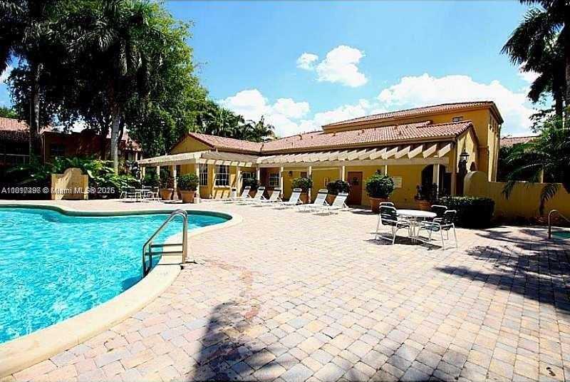 Small Image of Doral Number 19