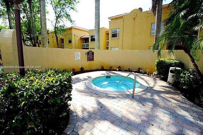 Small Image of Doral Number 20