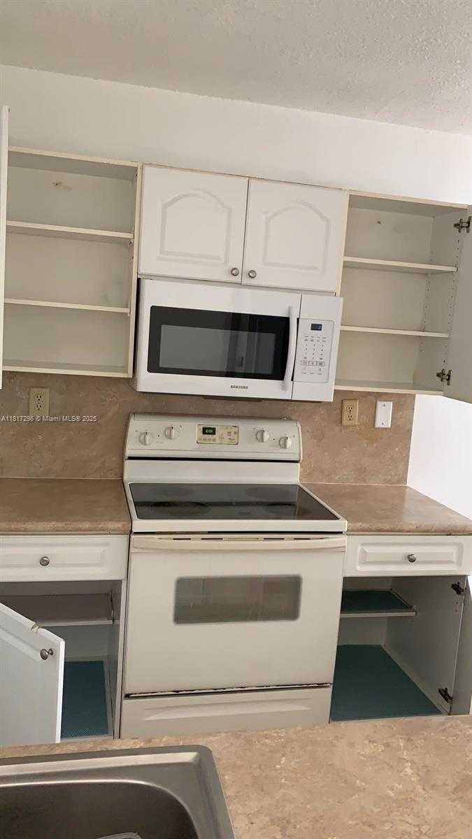 Small Image of Doral Number 3