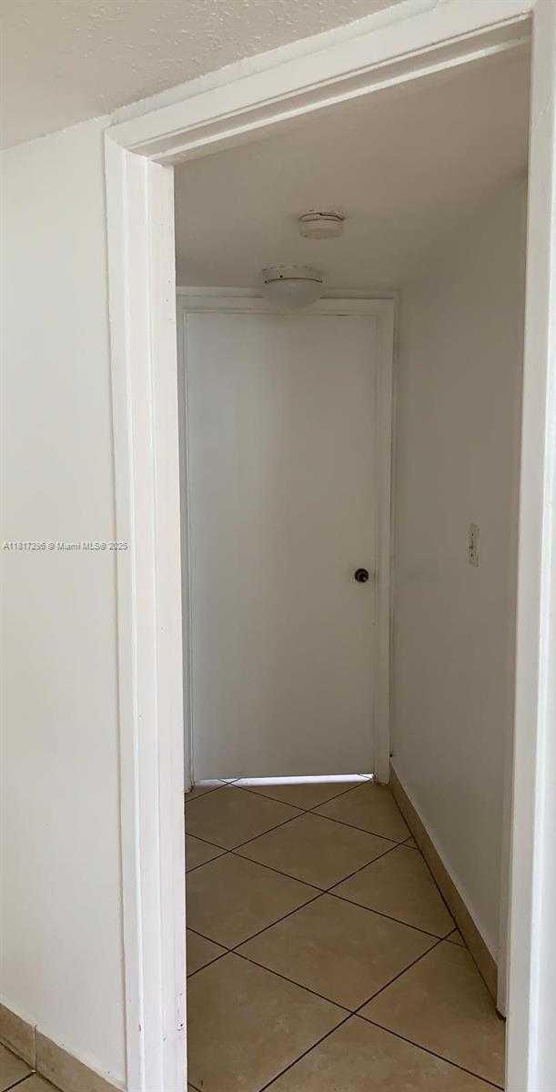 Small Image of Doral Number 9