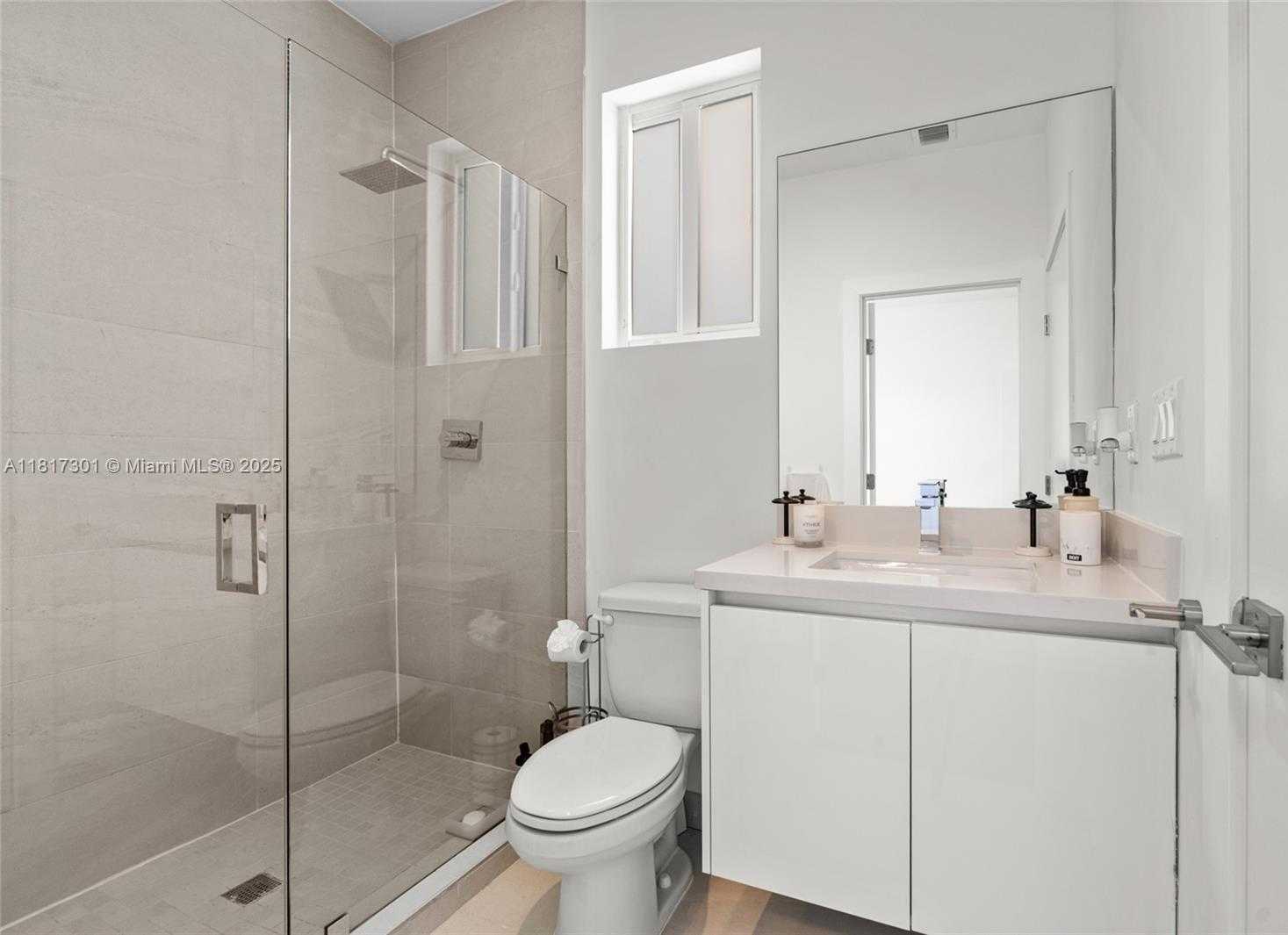Small Image of 10373 NORTH WEST 68TH TER, Doral Number 31