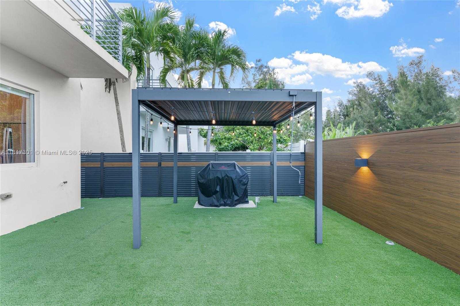 Small Image of 10373 NORTH WEST 68TH TER, Doral Number 37