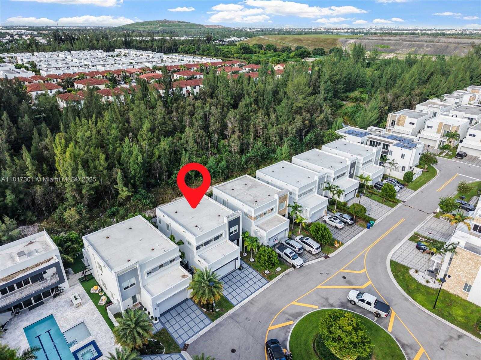 Small Image of 10373 NORTH WEST 68TH TER, Doral Number 44