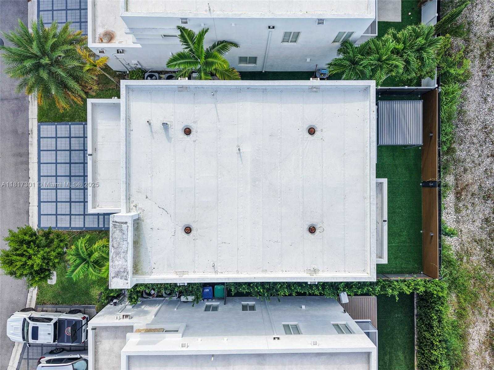 Small Image of 10373 NORTH WEST 68TH TER, Doral Number 46