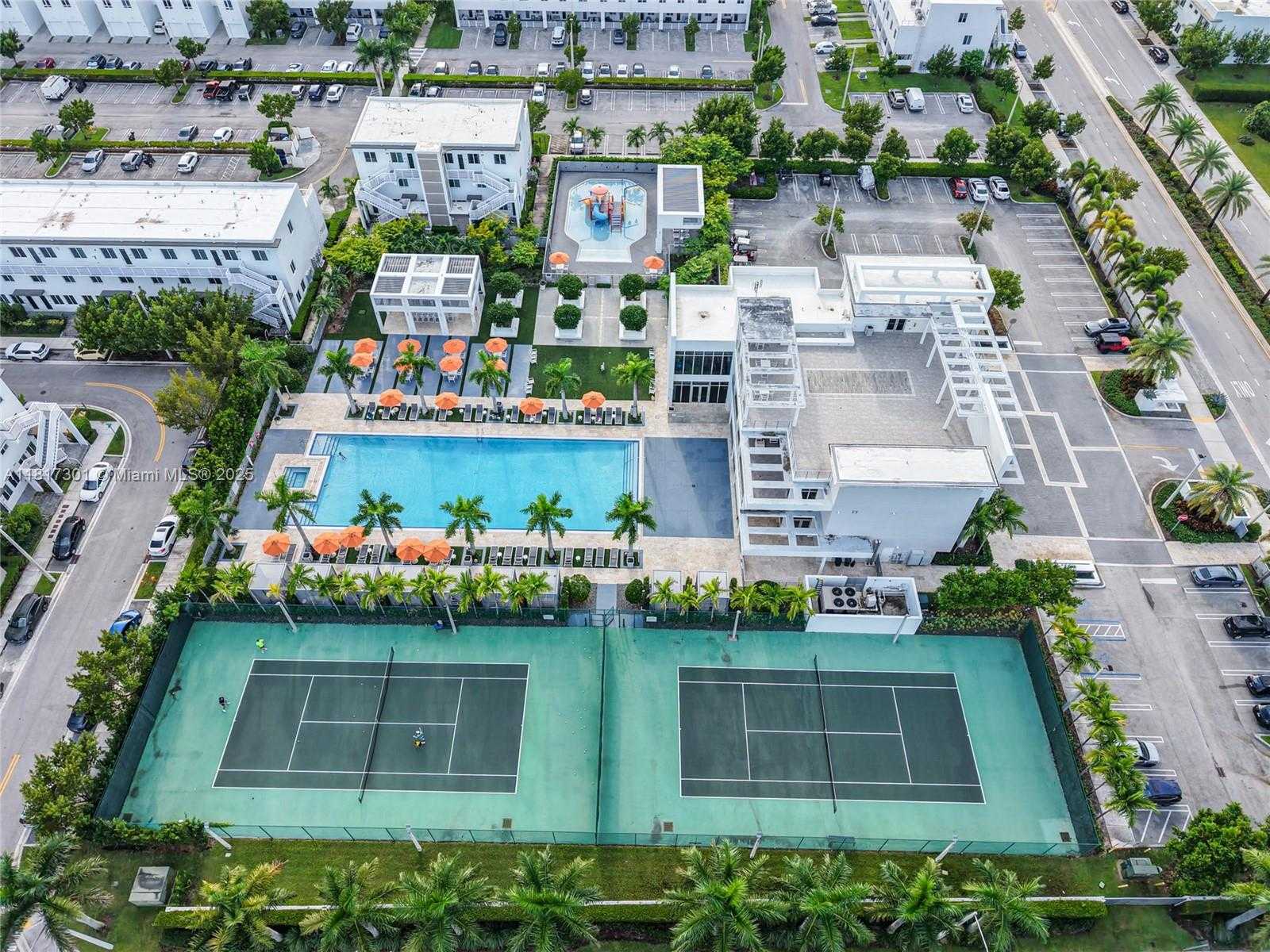 Small Image of 10373 NORTH WEST 68TH TER, Doral Number 49