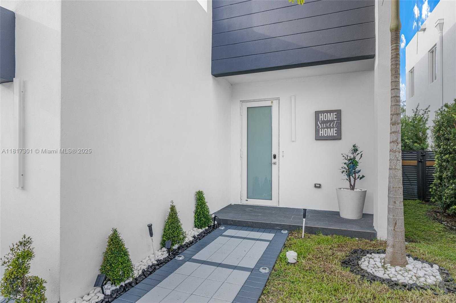 Small Image of 10373 NORTH WEST 68TH TER, Doral Number 5