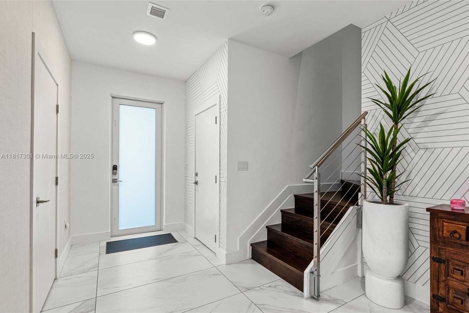 Small Image of 10373 NORTH WEST 68TH TER, Doral Number 7