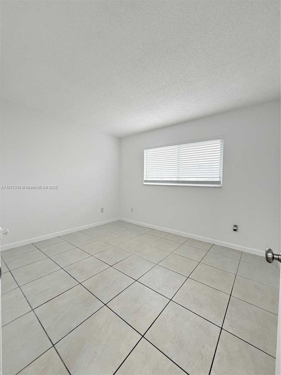 Small Image of 7700 CAMINO REAL #D402, Miami Number 12