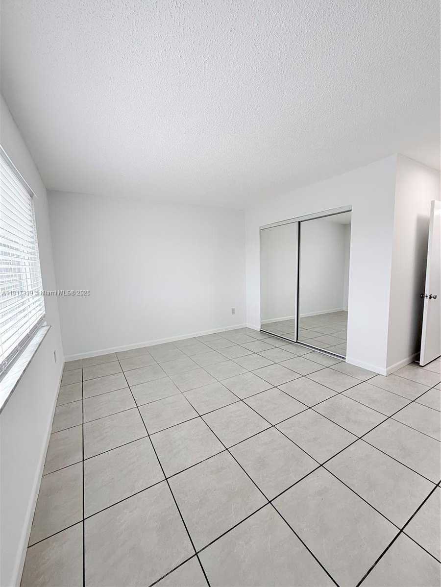 Small Image of 7700 CAMINO REAL #D402, Miami Number 13
