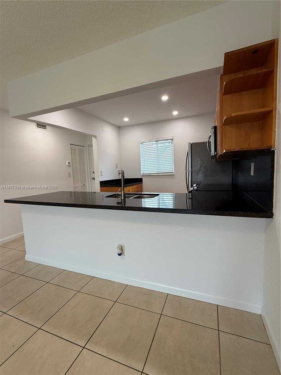 Small Image of 7700 CAMINO REAL #D402, Miami Number 4