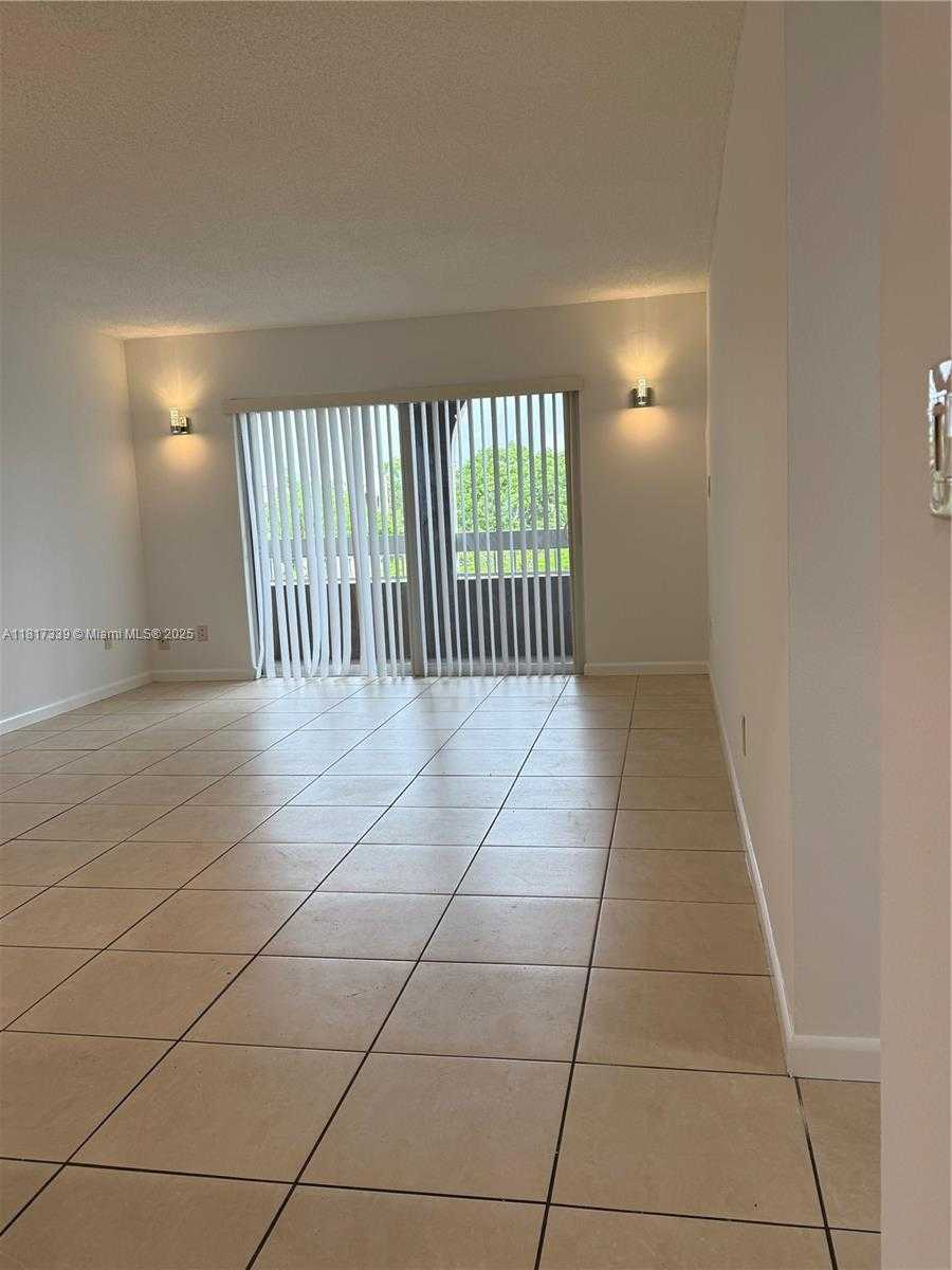 Small Image of 7700 CAMINO REAL #D402, Miami Number 5