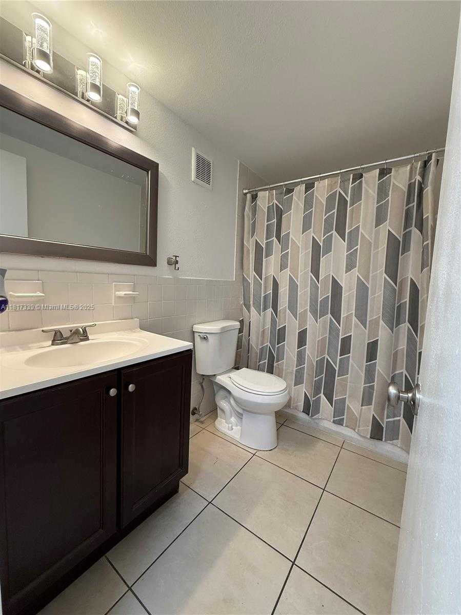 Small Image of 7700 CAMINO REAL #D402, Miami Number 8