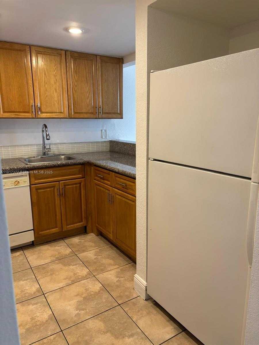 Small Image of 7010 NORTH WEST 186TH ST #5-416, Hialeah Number 4