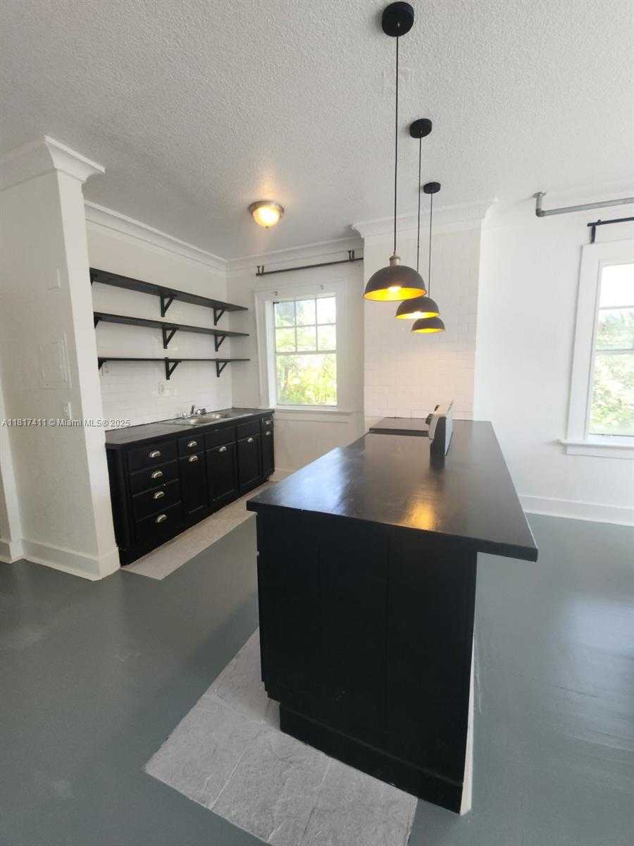 Small Image of 1611 MICHIGAN AVE #11, Miami Beach Number 4