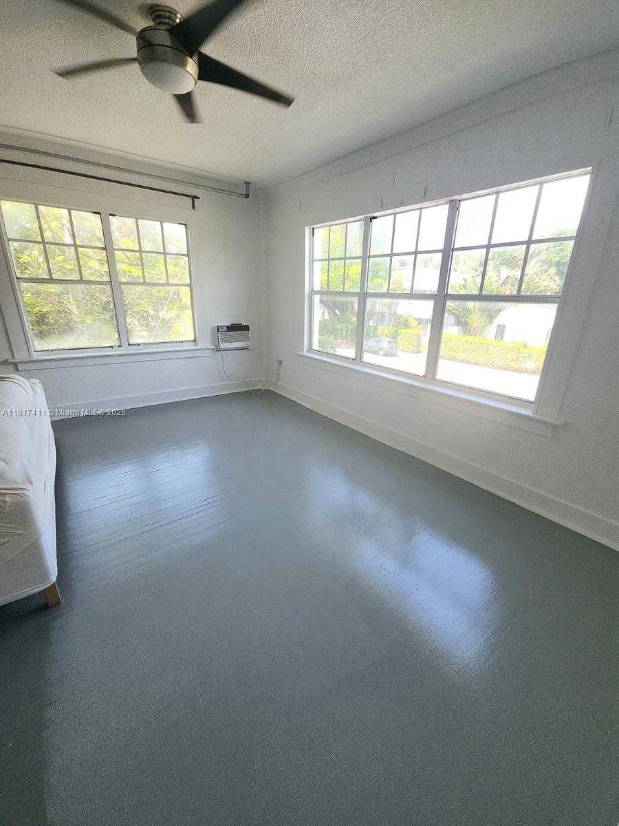Small Image of 1611 MICHIGAN AVE #11, Miami Beach Number 6