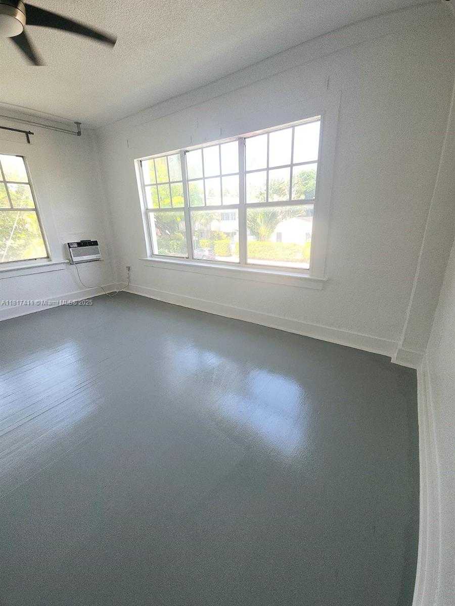 Small Image of 1611 MICHIGAN AVE #11, Miami Beach Number 7
