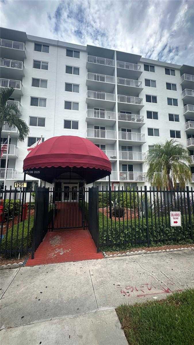 Small Image of 1251 NORTH EAST 108TH ST #603, Miami Number 20